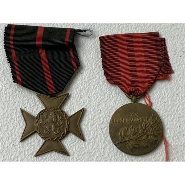 CZECHOSLOVAKIA WWII LOT OF 2 MEDALS