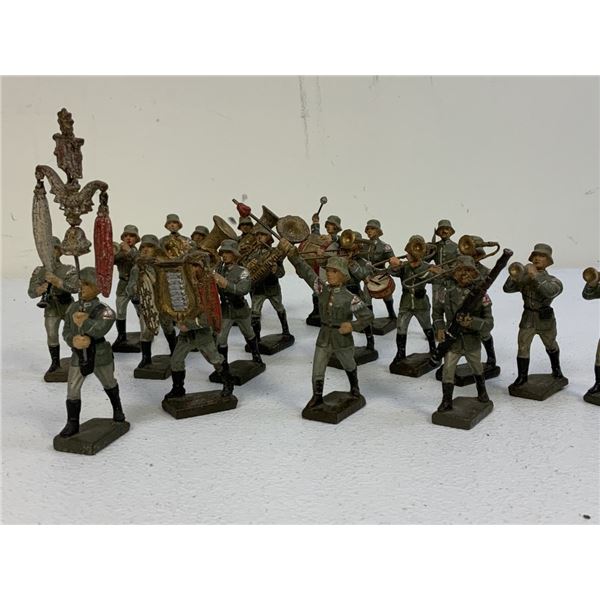 GERMAN NAZI PERIOD LINEOL / ELASTOLIN TOY SOLDIERS ARMY MARCHING BAND LOT OF 20