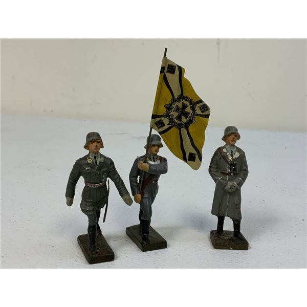 GERMAN NAZI PERIOD LINEOL / ELASTOLIN LUFTWAFFE OFFICERS AND FLAG BEARER LOT OF 3