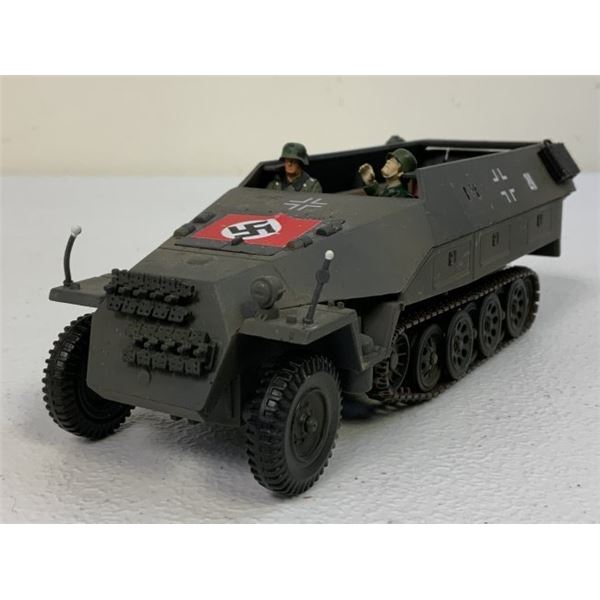 WWII GERMAN ARMY HALFTRACK 1:32 MODEL DETAILED