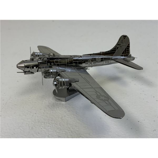 WWII US B-17 FLYING FORTRESS PLANE ALL METAL MODEL
