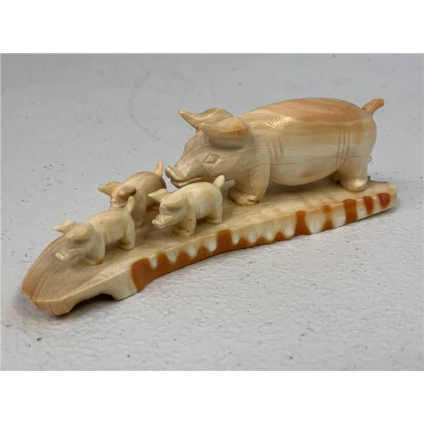 VINTAGE CARVED PINK SEASHELL - FAMILY OF PIGS