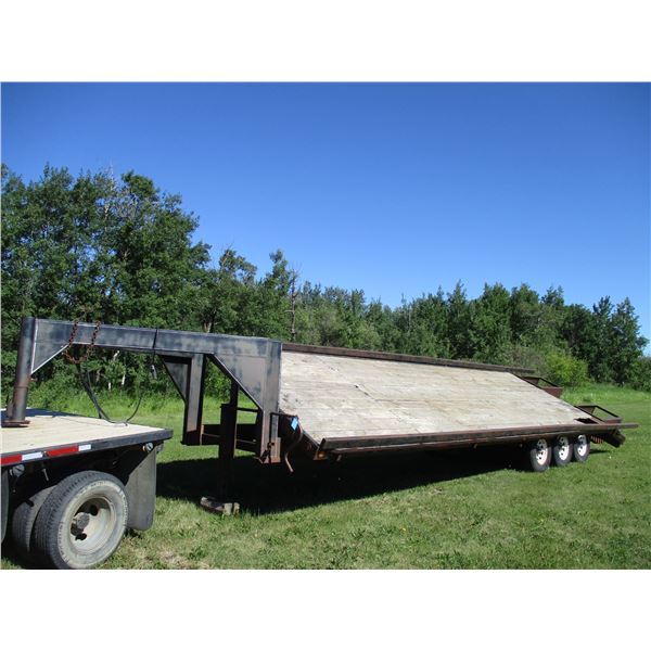 1996 Bobco Trailer Tilting 30' Bale Hauler (5th Wheel Hook Up)