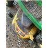 Image 3 : John Deere 100 Series Riding Mower