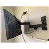 Image 3 : Insignia 24" LED TV & DVD Combo (Model NS-24ED200NA14)