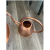 Image 3 : Copper-Coloured Chip-and-Dip and Teapot