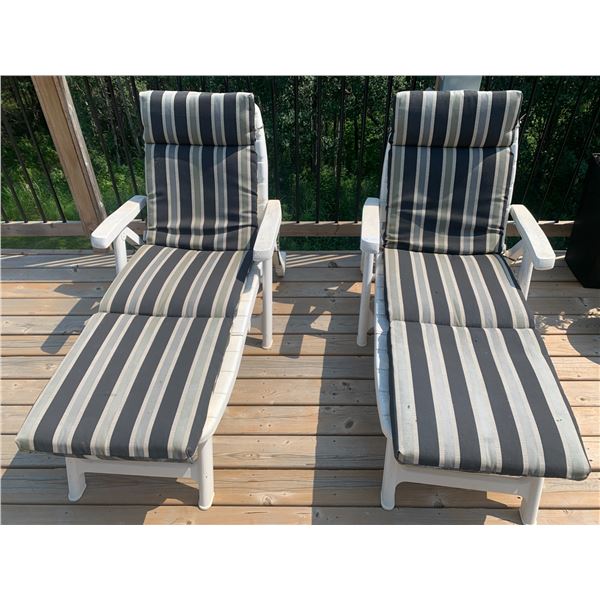 2 x Vinyl Patio Lounge Chairs w/ Cushions