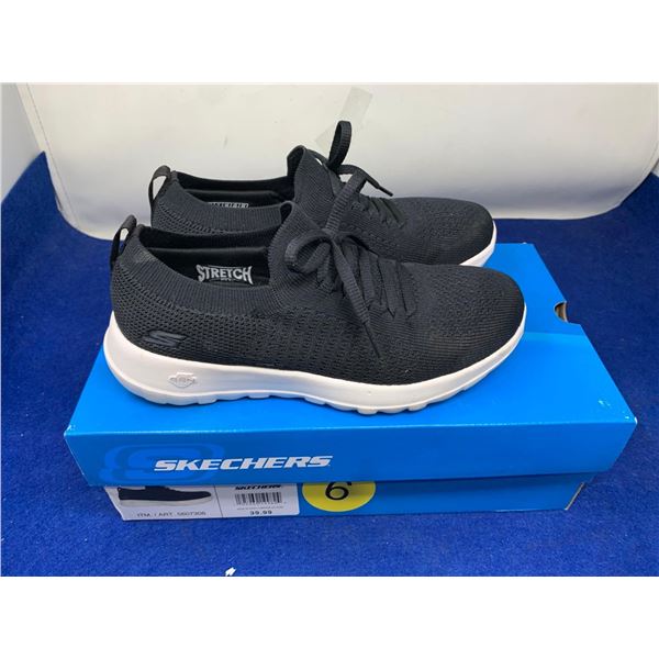 Skechers Stretch Fit Shoes, Black (size 6)