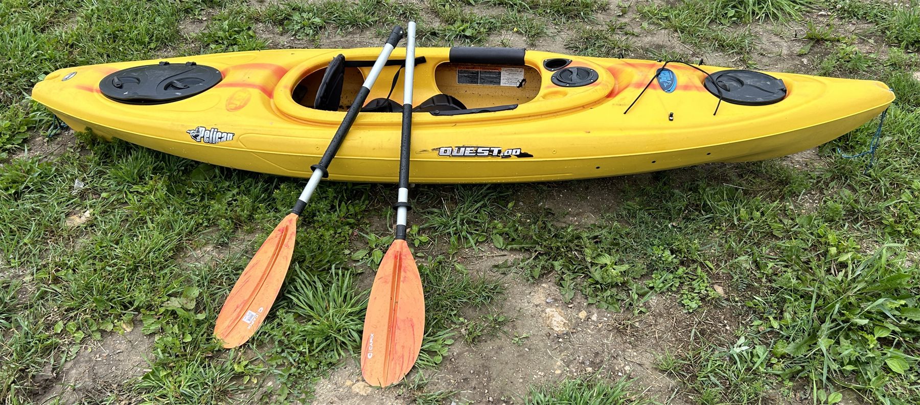 PELICAN QUEST 100 10 FOOT KAYAK W/ PADDLE