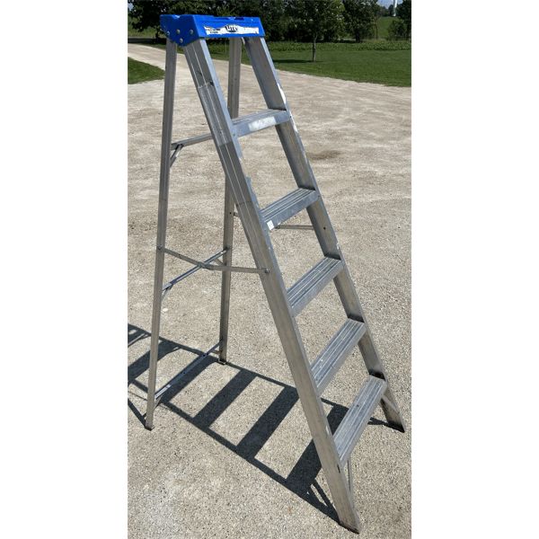 6 FOOT ALUM STEP LADDER