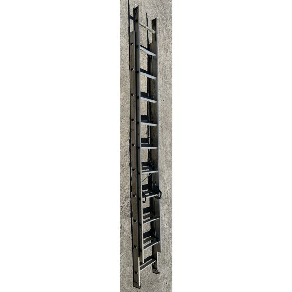 16 FOOT ALUMINUM EXTENSION LADDER.