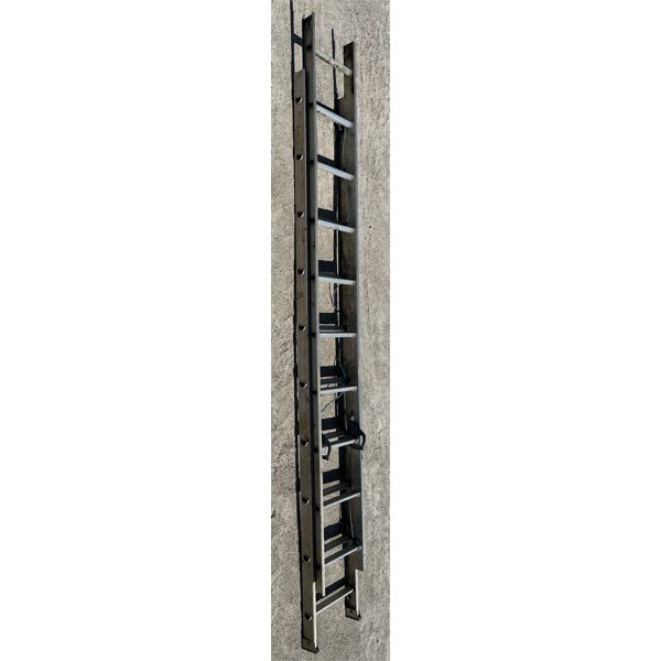 16 FOOT ALUMINUM EXTENSION LADDER.