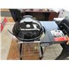 Image 1 : Weber Performer Charcoal Grill w/Table