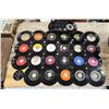 Image 1 : 1950s - 45 rpm vinyl records