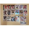 Image 1 : 17 hockey cards, 1 large