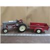 Image 1 : Vintage Case Tractor with Farm Trailer – Metal toy
