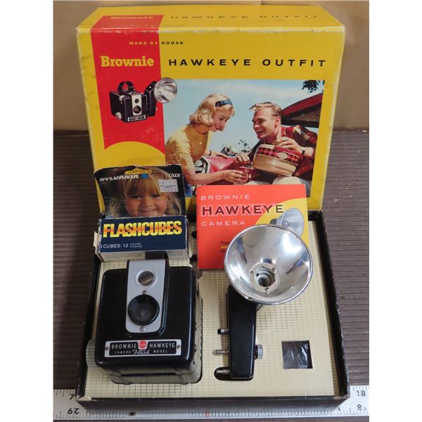 Vintage Brownie Hawkeye Outfit – made by Kodak