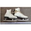 Image 2 : Vintage ladies sz 6 ice skates