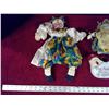 Image 4 : Lot of 3 Decorative Items - Dolls, Hanging Wall Décor