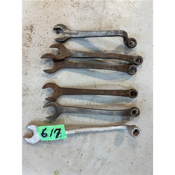 6 vintage auto tools, left ones marked Ford - Schmalz Auctions