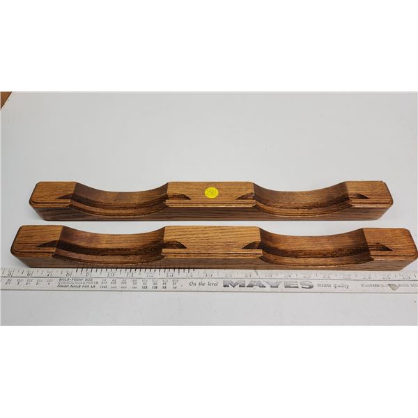 Pair of wooden plate displayers