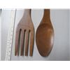 Image 2 : oversized wooden fork and spoon