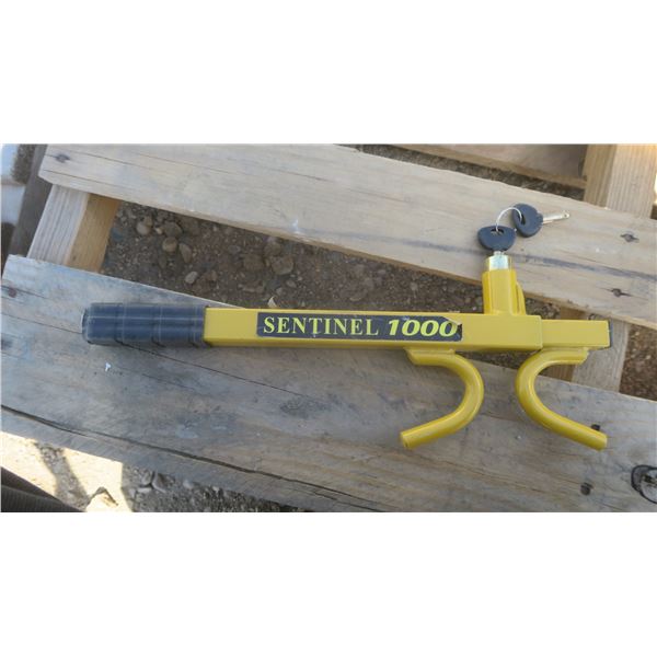 Sentinel 1000 steering wheel lock with key - new - Schmalz Auctions