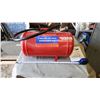 Image 1 : Red portable air tank - 5 gallon