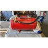 Image 2 : Red portable air tank - 5 gallon