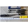 Image 2 : Assorted tools - T-handle hex key set, like new chisels and multi-bit screwdrivers