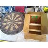 Image 2 : dart board and wood dart case, 8 plstic darts