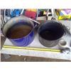 Image 2 : 2 metal cook pots