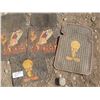 Image 3 : 5 Looney Tunes car floor mats