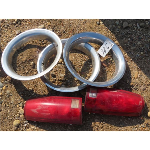 3 Chrome wheel rim guards and 2 rear vehicle lights