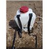 Image 2 : Chapin 4 gallon back pack sprayer