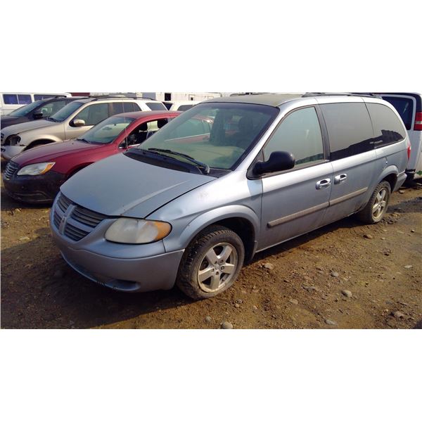 2005 Dodge Grand Caravan has key  VIN 1D4GP24RX6B523251