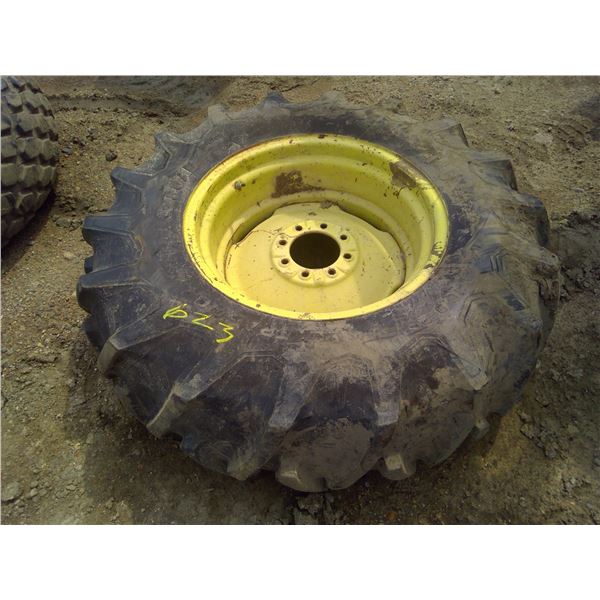 All traction Field Road tire with rim  16.9-26