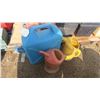 Image 1 : 20L water jug and 2 oil jugs