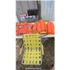 Image 1 : folding chair and 4 life jackets