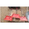 Image 1 : 3 snow shovels - 1 cracked