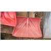 Image 4 : 3 snow shovels - 1 cracked