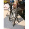 Image 3 : 2 jack stands