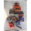 Image 1 : hammer stapler, staple gun and 5 measuring tapes