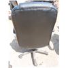 Image 7 : 2 Office chairs (assorted conditions - pictures match style of chair, condition may vary)