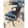 Image 8 : 2 Office chairs (assorted conditions - pictures match style of chair, condition may vary)