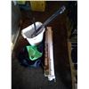 Image 1 : Garbage pail, kids bow, plunger, bag and window blinds