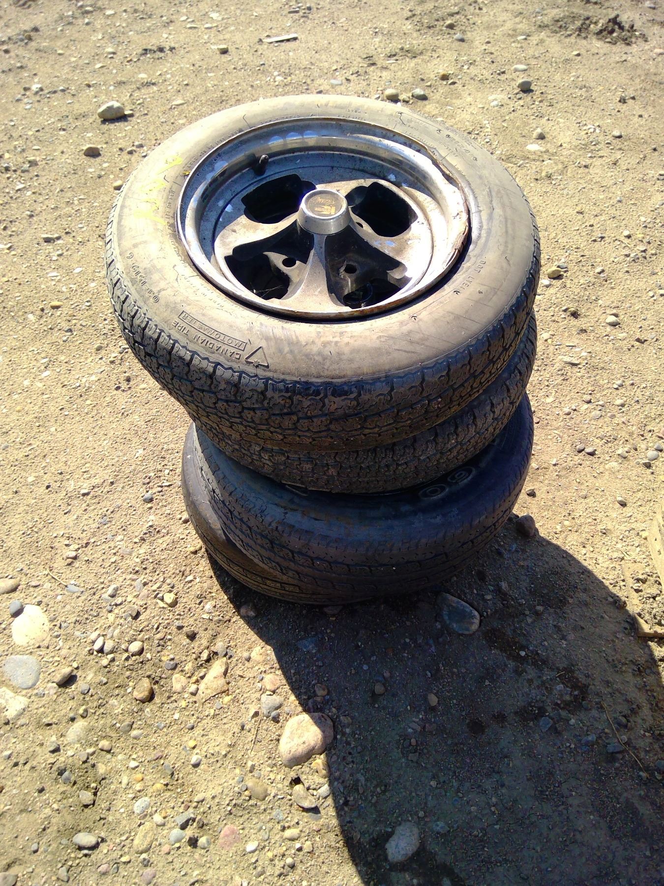 4 Keystone Klassic rims and tires 4 bolt, 03-1519-6 - Schmalz Auctions