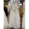 Image 1 : *NEW WITH TAGS* DAVIDS BRIDAL VEN STYLE BEADED FLORAL TULLE SIZE 4 WEDDING DRESS