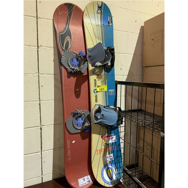 2 SNOWBOARDS & 2 DOOR WOOD CABINET