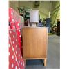 Image 2 : 3-PC BEDROOM SET INCLUDING; HIGHBOY DRESSER, DRESSER WITH MIRROR & NIGHT STAND